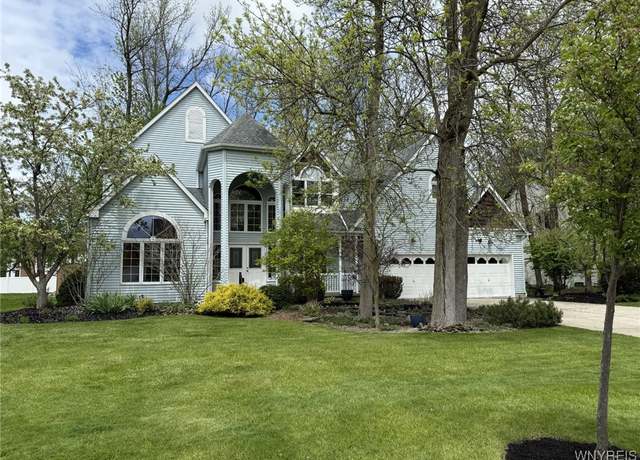 Property at 37 Dauphin Dr, Amherst, NY 14221, 4 beds, 2.5 baths