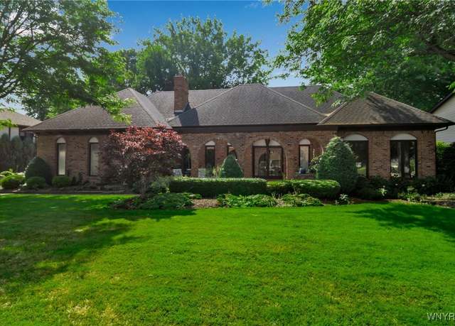 Property at 88 Crestwood Ln, Amherst, NY 14221, 3 beds, 2.5 baths