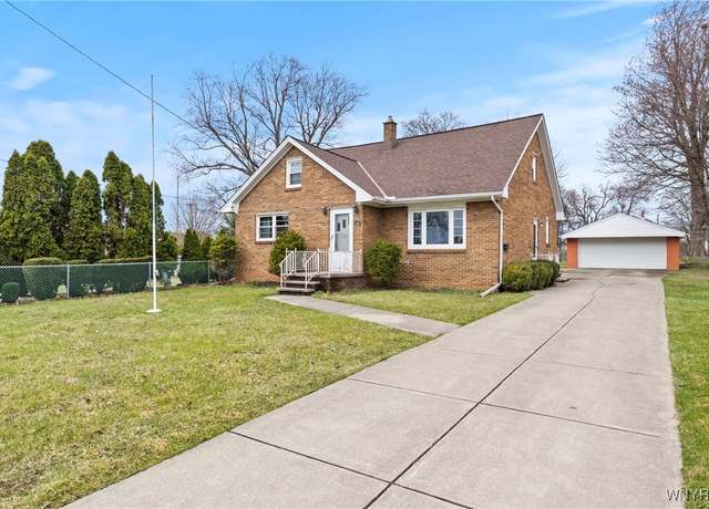 Property at 36 Floral Pl, Cheektowaga, NY 14225, 4 beds, 2 baths
