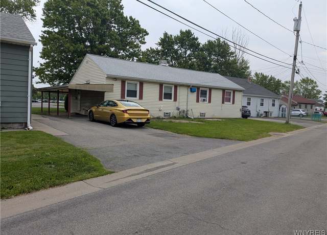 Property at 21 Donlen Dr #19, Cheektowaga, NY 14225, 4 beds, 2 baths