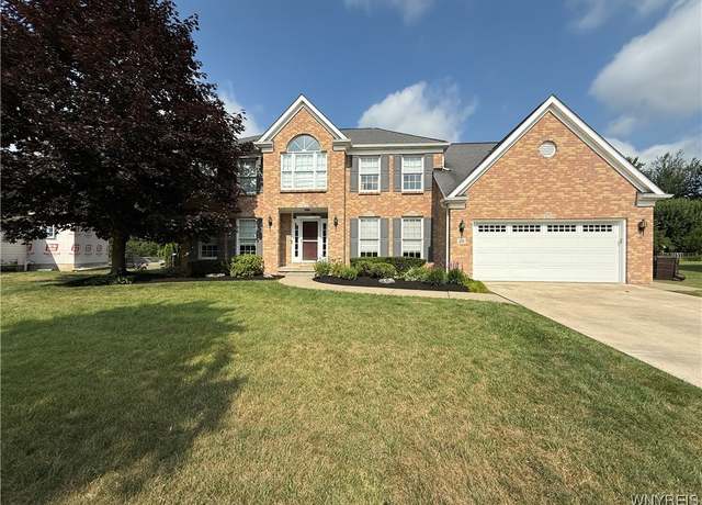 Property at 26 Forestglen Cir, Amherst, NY 14221, 4 beds, 2.5 baths
