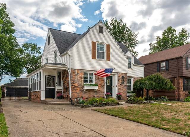 Property at 79 Woodcrest Blvd, Tonawanda, NY 14223, 3 beds, 1.5 baths