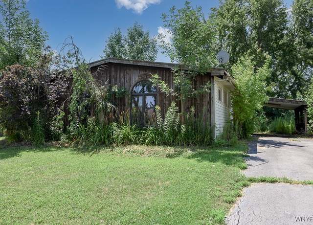 Property at 18 Woodlee Ln, Grand Island, NY 14072, 3 beds, 2 baths