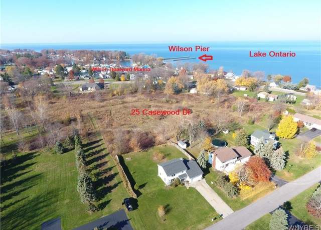 Property at 25 Casewood Dr, Wilson, NY 14172