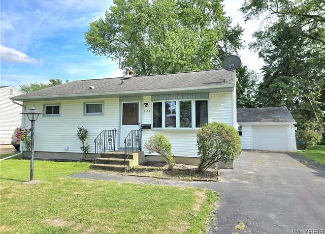 Property at 329 Hedwig Dr, North Tonawanda, NY 14120, 3 beds, 2 baths