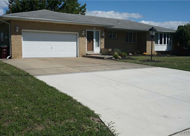 Property at 480 Lakeview Ave, Orchard Park, NY 14127, 3 beds, 2.5 baths