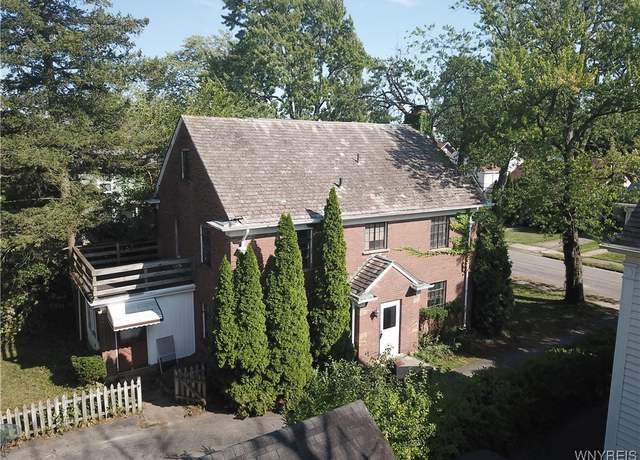 Property at 914 Vanderbilt Ave, Niagara Falls, NY 14305, 3 beds, 1.5 baths