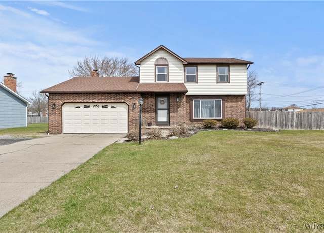 Property at 11 Jeffrey Dr, Grand Island, NY 14072, 3 beds, 1.5 baths