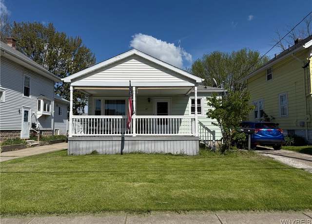 Property at 815 91st St, Niagara Falls, NY 14304, 3 beds, 2 baths