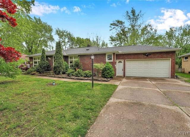Property at 207 Siegfried Dr, Amherst, NY 14221, 3 beds, 1.5 baths