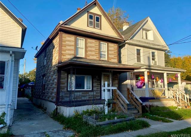Property at 82 Bush St, Buffalo, NY 14207, 3 beds, 1.5 baths