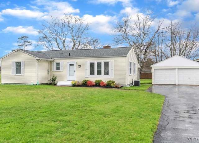 Property at 286 Country Pkwy, Amherst, NY 14221, 3 beds, 1 bath