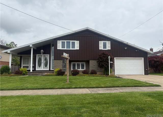 Property at 2429 Parkview Dr, Niagara Falls, NY 14305, 4 beds, 2.5 baths