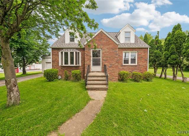 Property at 10 Pleasant View Dr, Lancaster, NY 14086, 4 beds, 1 bath