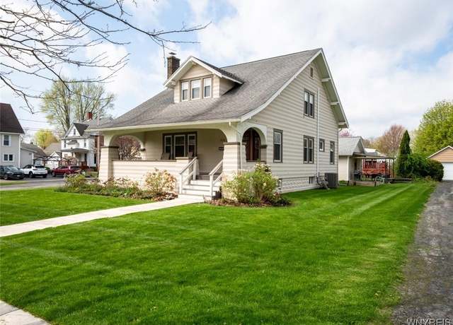 Property at 1216 West Ave, Shelby, NY 14103, 4 beds, 2 baths