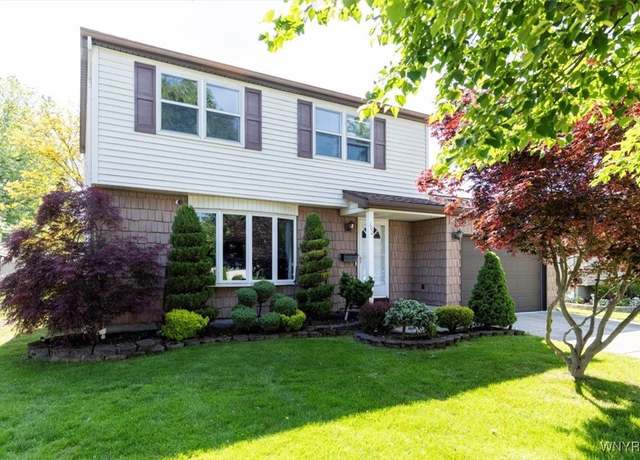 Property at 102 Steven Dr, Cheektowaga, NY 14227, 3 beds, 1.5 baths