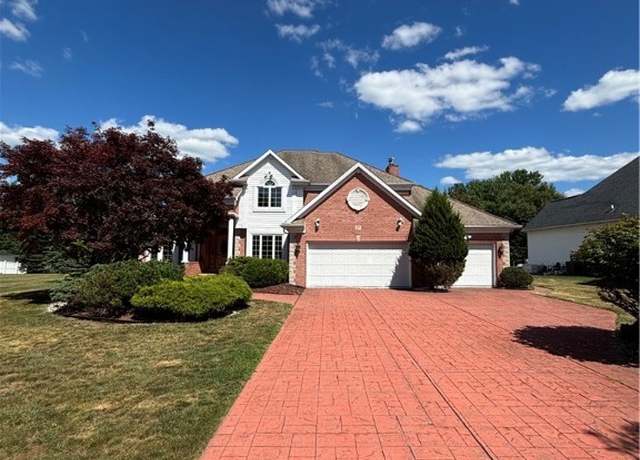 Property at 27 Rolling Woods Ln, West Seneca, NY 14224, 4 beds, 2.5 baths