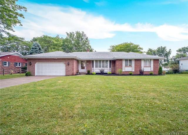 Property at 100 W Maplemere Rd, Amherst, NY 14221, 3 beds, 2.5 baths