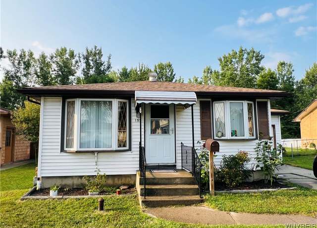 Property at 155 Highview Cir, Lackawanna, NY 14219, 3 beds, 1 bath