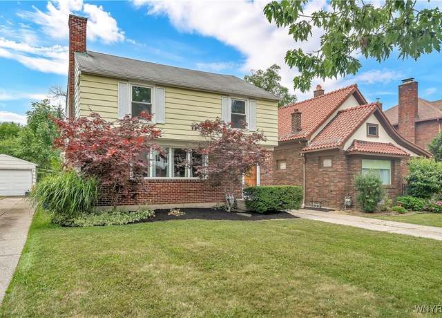 Property at 46 Endicott Dr, Amherst, NY 14226, 3 beds, 1.5 baths