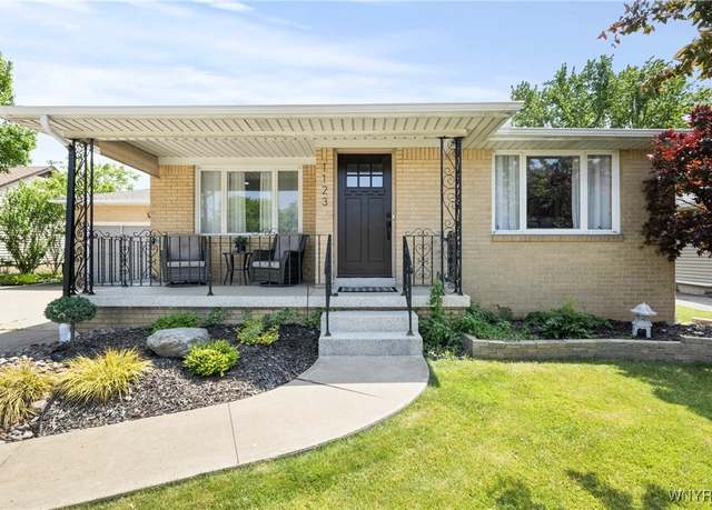 Property at 1123 French Rd, Cheektowaga, NY 14227, 3 beds, 1 bath