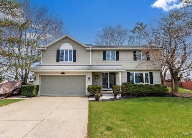 Property at 125 Laurie Ln, Grand Island, NY 14072, 5 beds, 3.5 baths