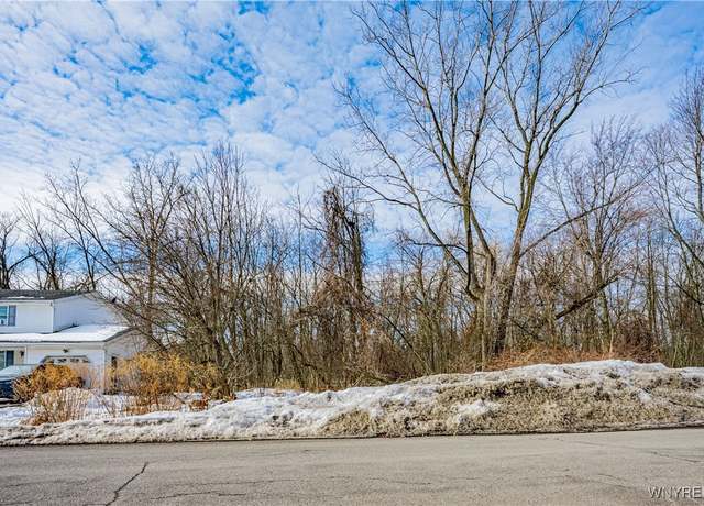 Property at 99 Passaic Ave, Lockport-city, NY 14094
