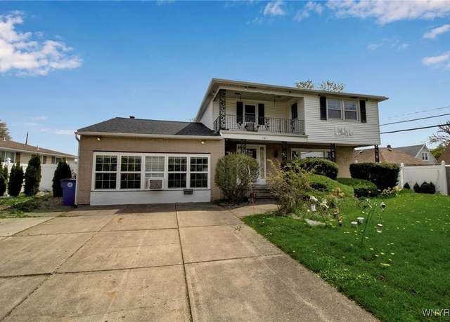 Property at 181 Woodcrest Dr, Amherst, NY 14226, 6 beds, 3.5 baths