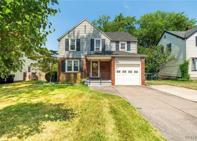 Property at 111 Hampton Pkwy, Tonawanda, NY 14217, 3 beds, 1 bath