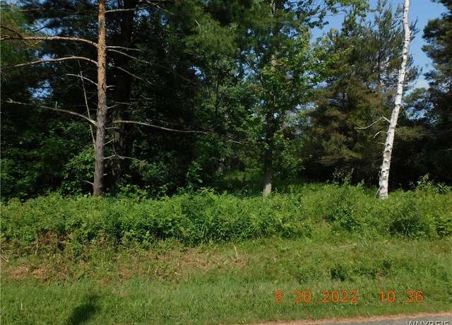 Property at 7692 Decker Rd, Evans, NY 14047