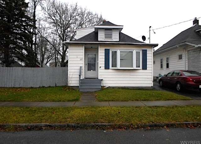 Property at 329 71st St, Niagara Falls, NY 14304, 3 beds, 1 bath