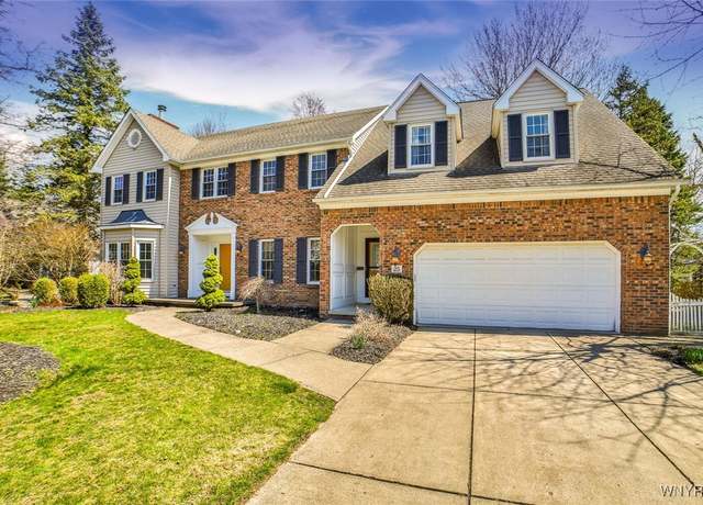 Property at 25 Pinelake Ct, Amherst, NY 14221, 5 beds, 3.5 baths