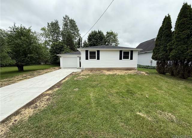 Property at 167 Iroquois Ave, Lancaster, NY 14086, 3 beds, 1 bath