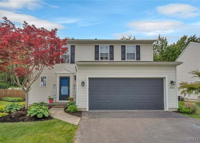 Property at 2202 Fox Chase Rd, Hamburg, NY 14085, 3 beds, 2.5 baths