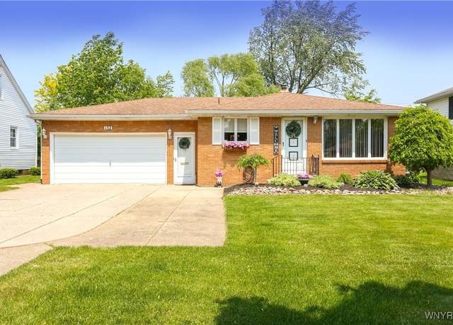 Property at 152 Forest Hill Dr, Amherst, NY 14221, 3 beds, 2 baths