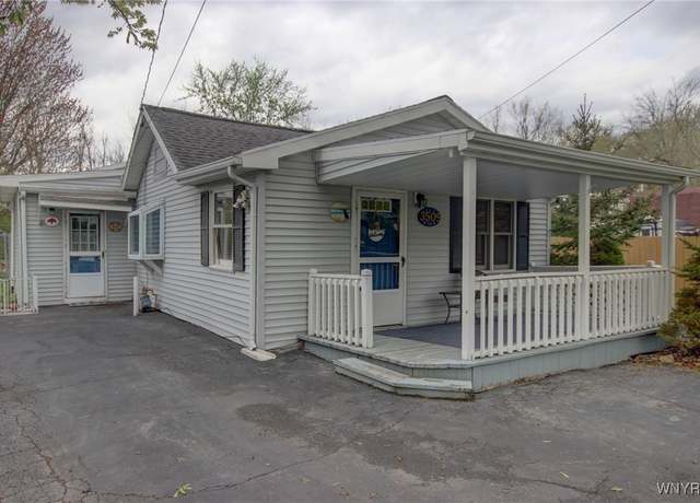 Property at 3509 Howard Rd, Hamburg, NY 14075, 3 beds, 1 bath