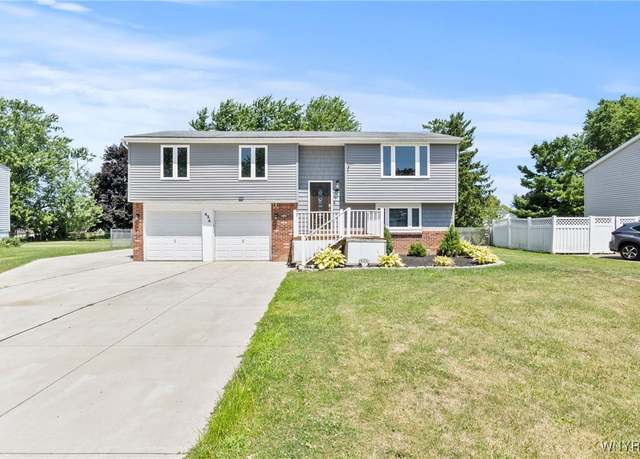 Property at 424 Tracey Ln, Grand Island, NY 14072, 3 beds, 3 baths