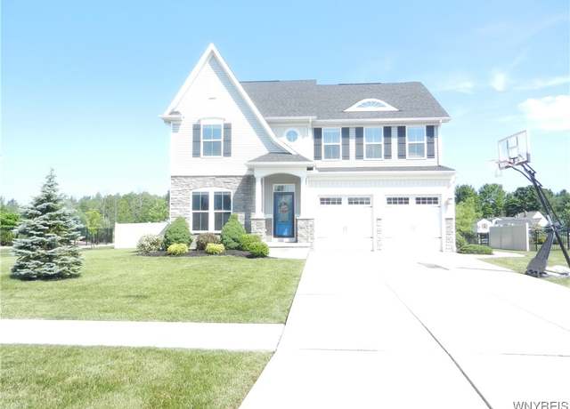 Property at 6640 Willow Ridge Dr, Hamburg, NY 14075, 4 beds, 2.5 baths