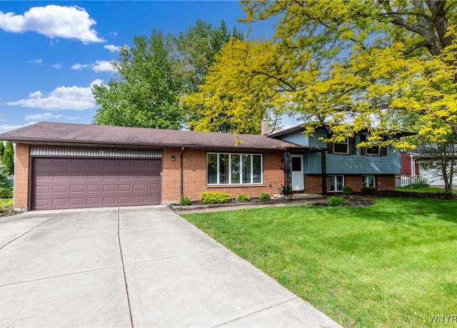 Property at 24 Glenbourne Ct, Amherst, NY 14221, 3 beds, 2 baths