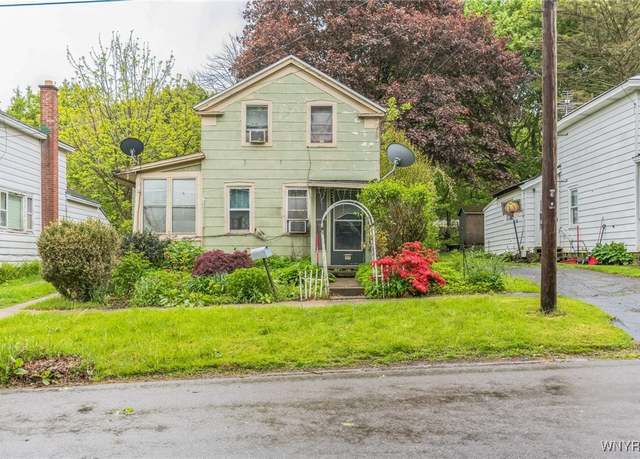Property at 36 Varick St, Oswego-city, NY 13126, 2 beds, 1 bath