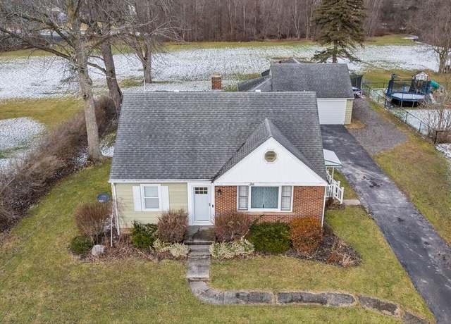 Property at 4039 Lockport Ave, Wheatfield, NY 14120, 4 beds, 1.5 baths