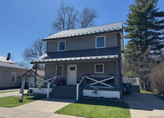 Property at 9 N Hartland St, Royalton, NY 14105, 4 beds, 2.5 baths