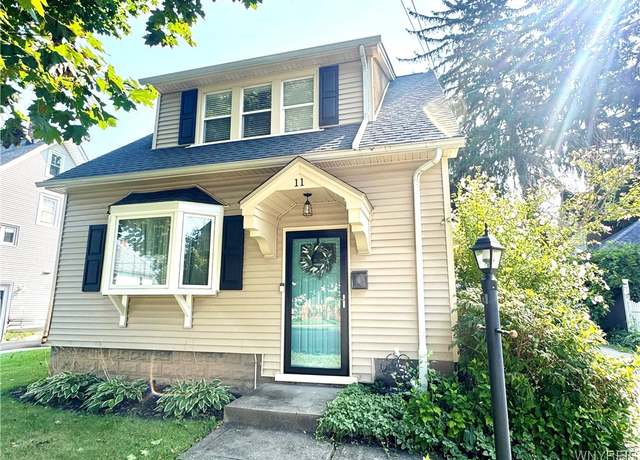 Property at 11 Hunt Ave, Hamburg, NY 14075, 3 beds, 1 bath