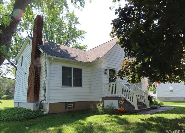Property at 485 Lein Rd, West Seneca, NY 14224, 3 beds, 2 baths