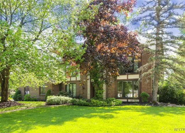 Property at 126 Crestwood Ln, Amherst, NY 14221, 4 beds, 3 baths