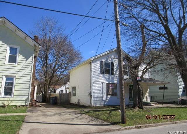 Property at 148 Chapel St, Lockport-city, NY 14094, 3 beds, 2 baths