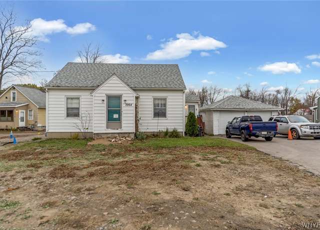 Property at 3964 Southwestern Blvd, Orchard Park, NY 14127, 4 beds, 1 bath