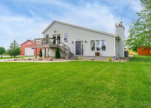 Property at 9112 Lakeshore Dr, Somerset, NY 14012, 3 beds, 2 baths