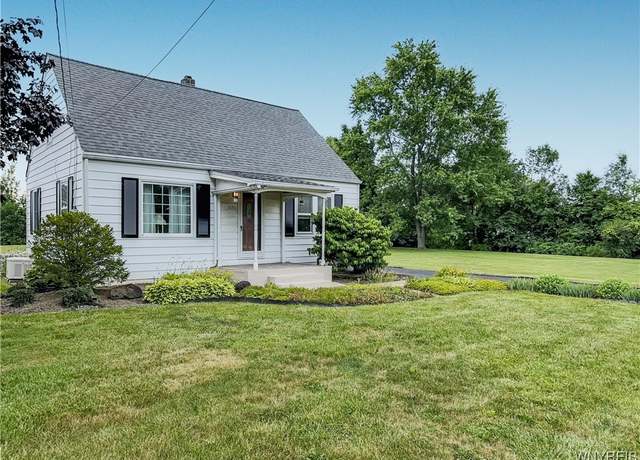Property at 1030 Saunders Sett Rd, Lewiston, NY 14305, 3 beds, 1 bath