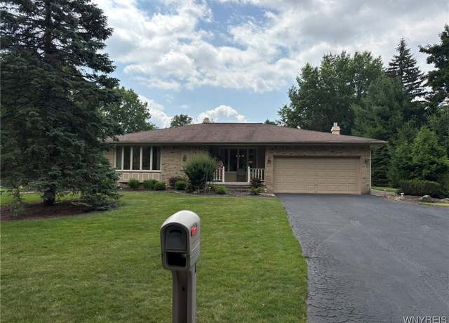 Property at 3 Butternut Cir, Orchard Park, NY 14127, 3 beds, 2.5 baths